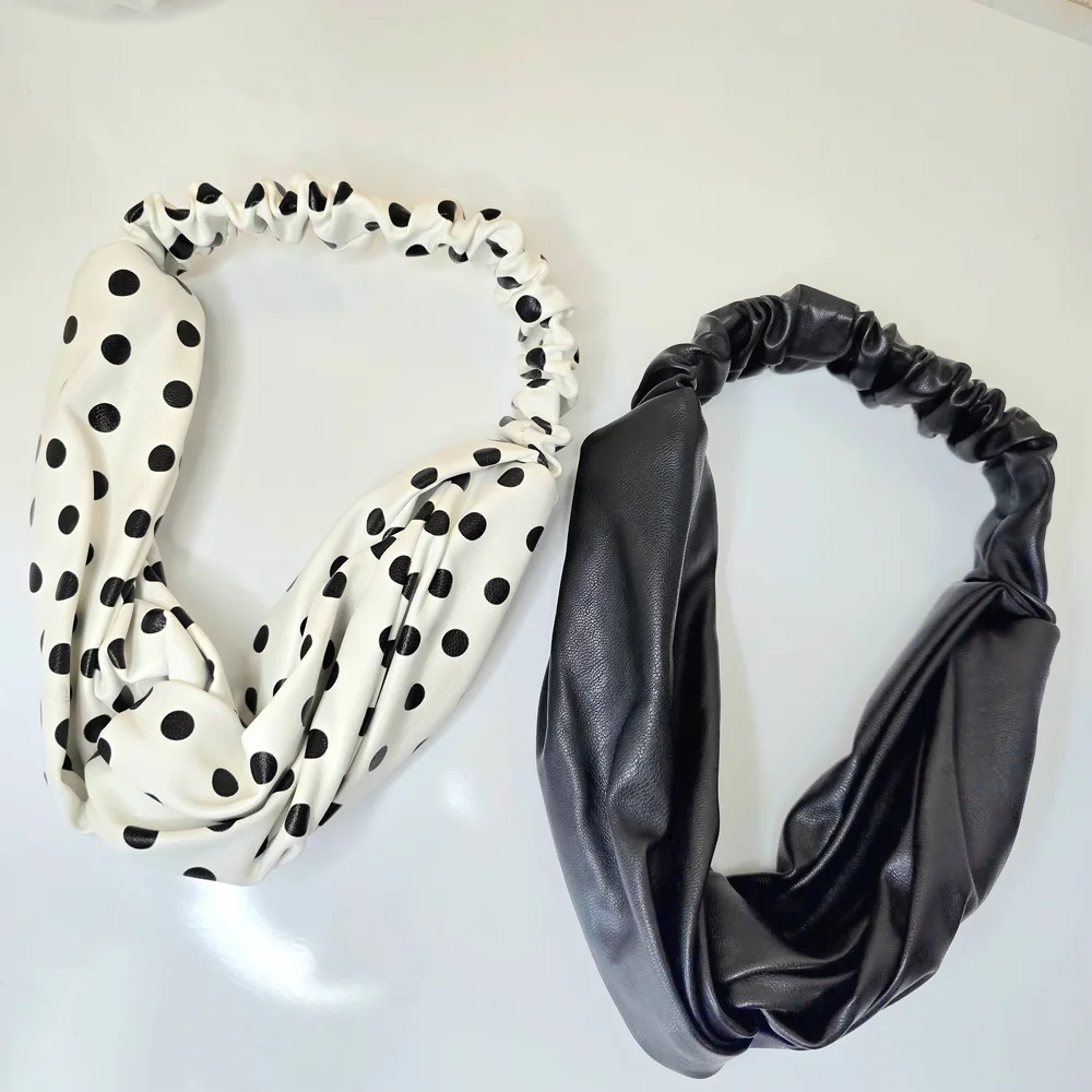Chic‎ Black and White Knot Headwrap
